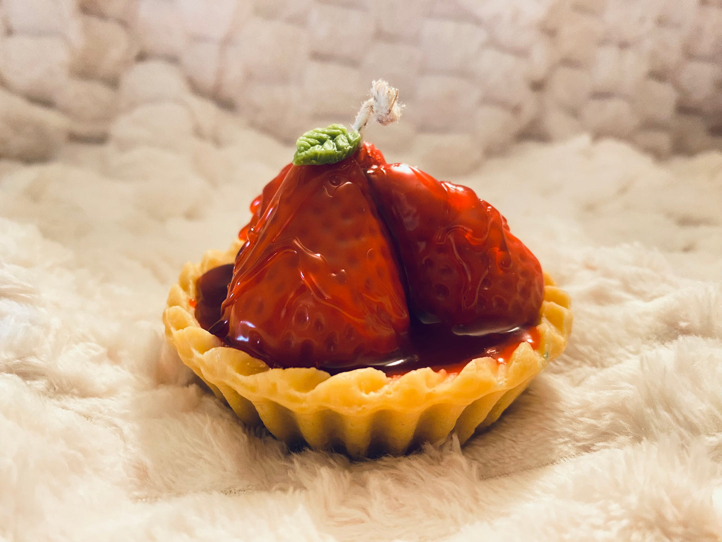Bougie mini Tartelette à la fraise |Bougie Pâtisserie | Strawberry Pie Candle | Bougie Gourmande | Bougie Leurre | Bougie décorative
