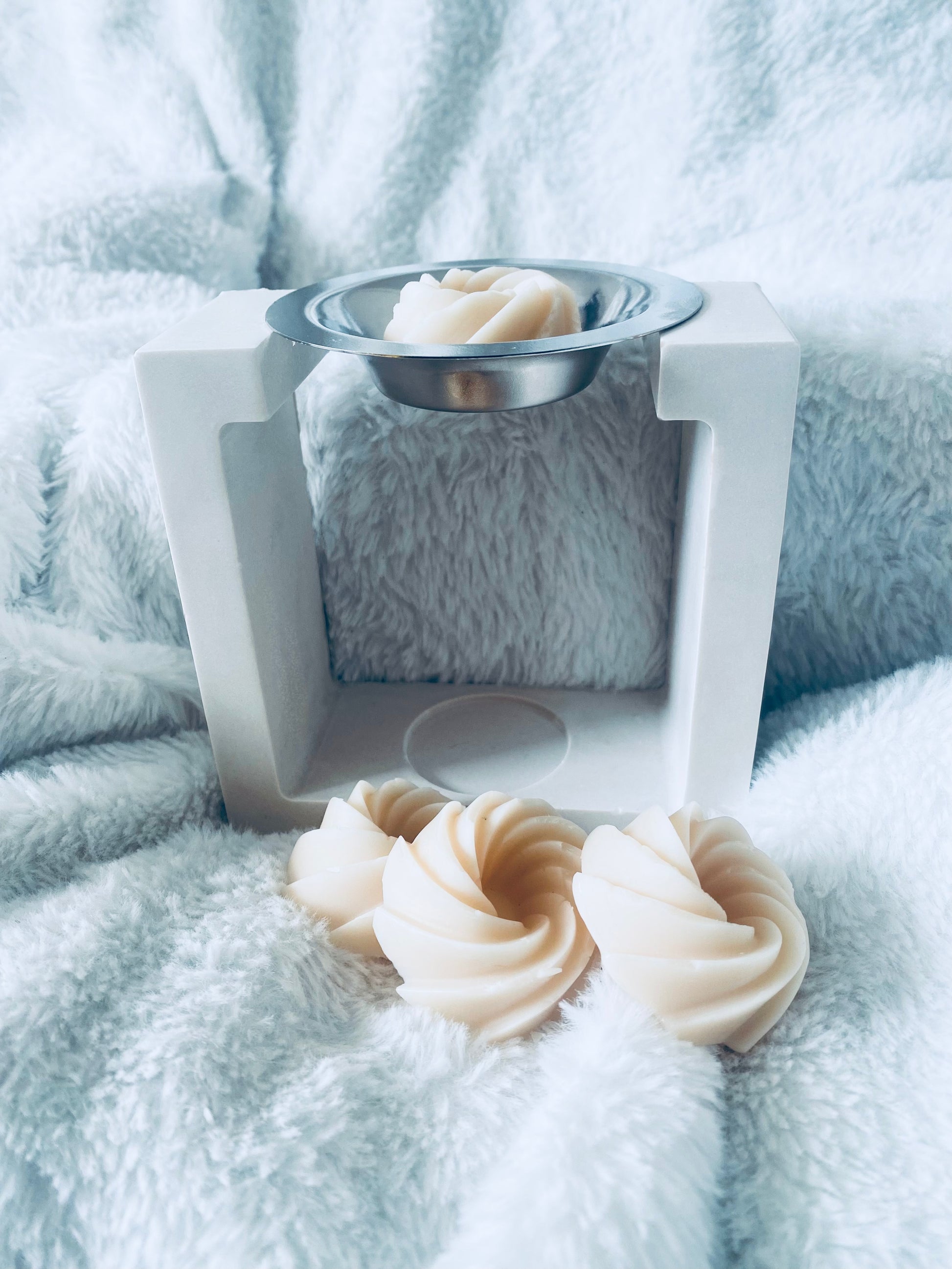 Brûleur de fondants artisanal en forme d’arc – MyCandleBox

Wax melt burner handmade – brûleur arc blanc

Brûleur de cire parfumée en plâtre – chauffe-plat